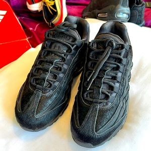 NIKE AIR MAX 95 PONY HAIR PREMIUM Black/Black Women’s  7.5